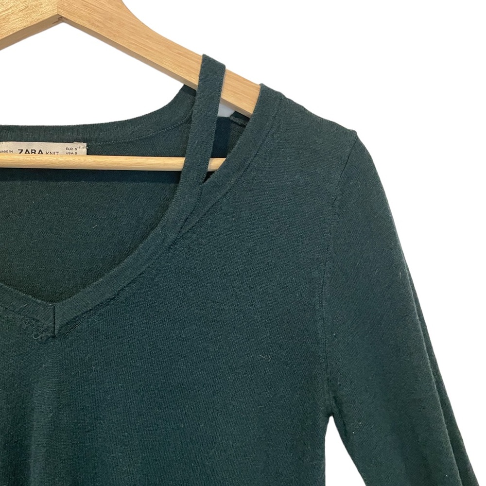 Emerald Green Zara Knit V-neck Sweater with Shoulder Cut Outs Size Small